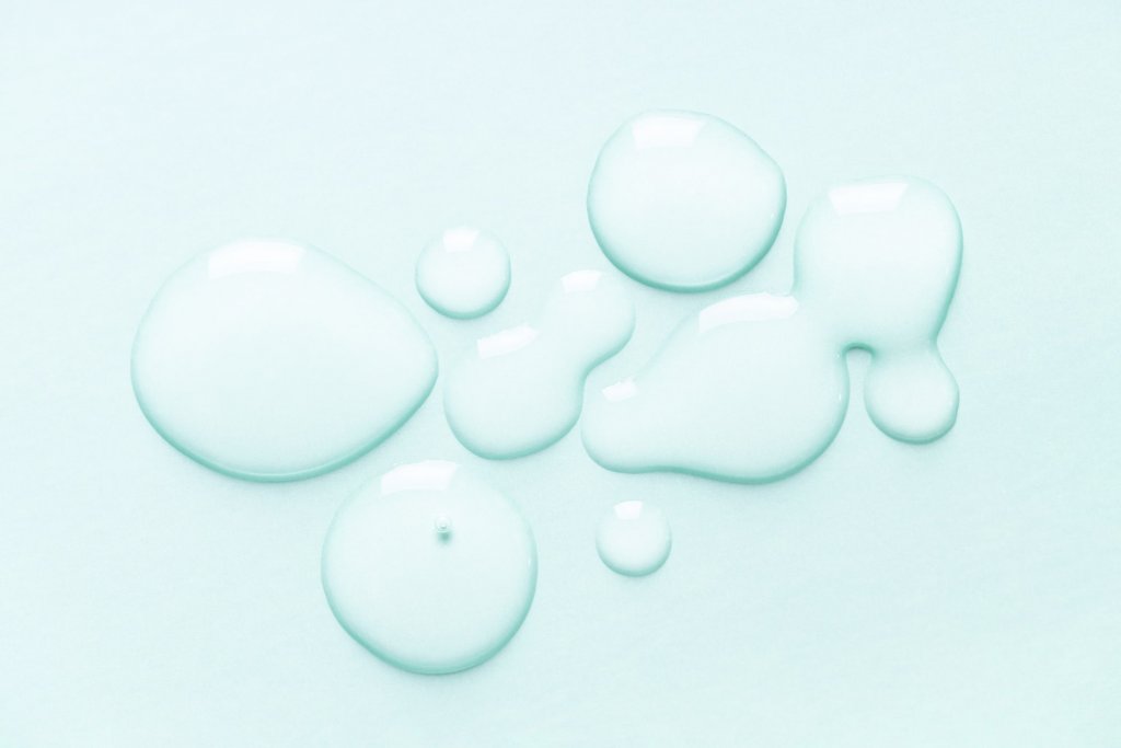 Différences Injection Acide Hyaluronique et Skinboosters à Montpellier