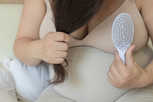 Perte de cheveux après la grossesse